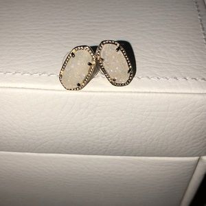 kendra scott iridescent stud earrings!